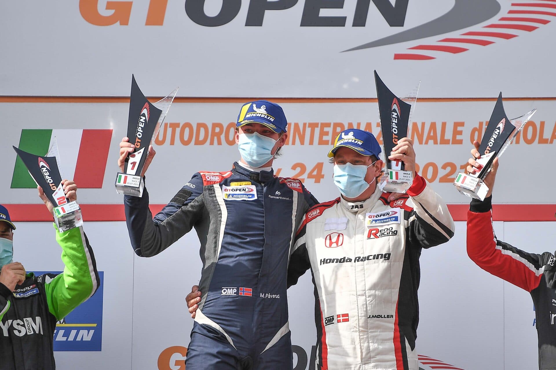 Mark Reno Racing Dobbelt op til Reno Racing på Imola - Boxengasse