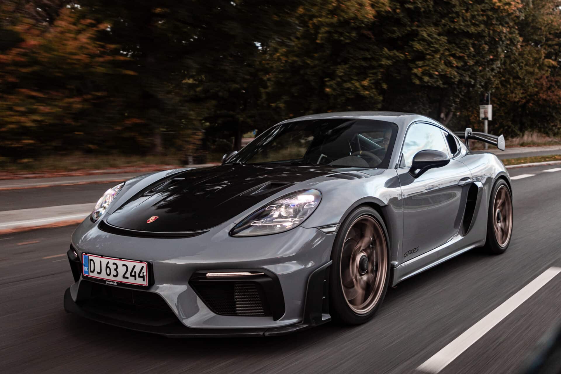 Rullende Porsche 718 Cayman GT4 RS