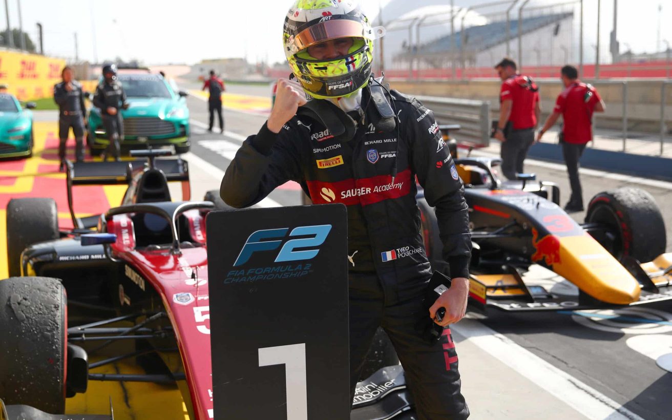 Om det bliver Pourchaire på fotoet her eller Frederik Vesti som kan nyde mesterskabsboblerne i weekenden ved vi meget snart. Foto: Joe Portlock - Formula 1/Formula Motorsport Limited via Getty Images