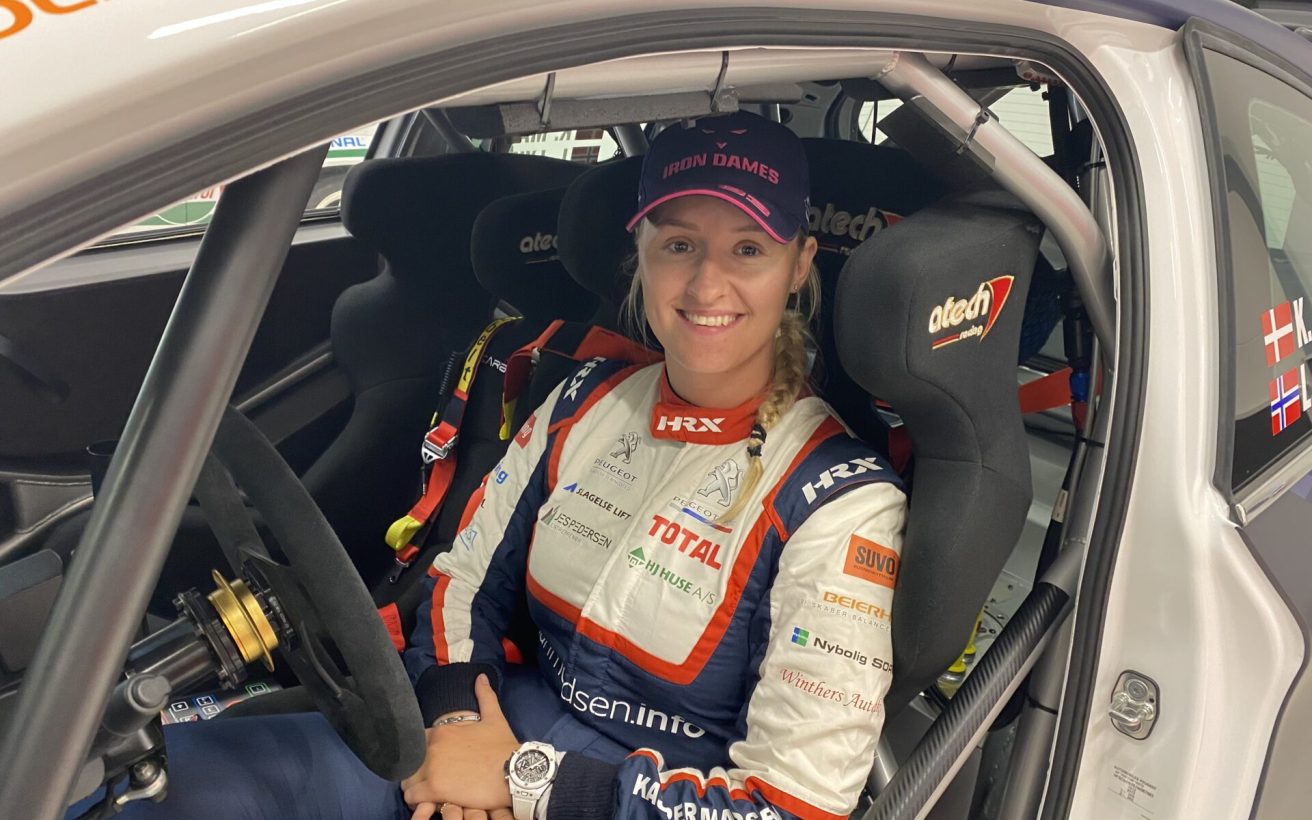 1CDC7CB4-0A6E-4DAA-BED7-538722D060CB