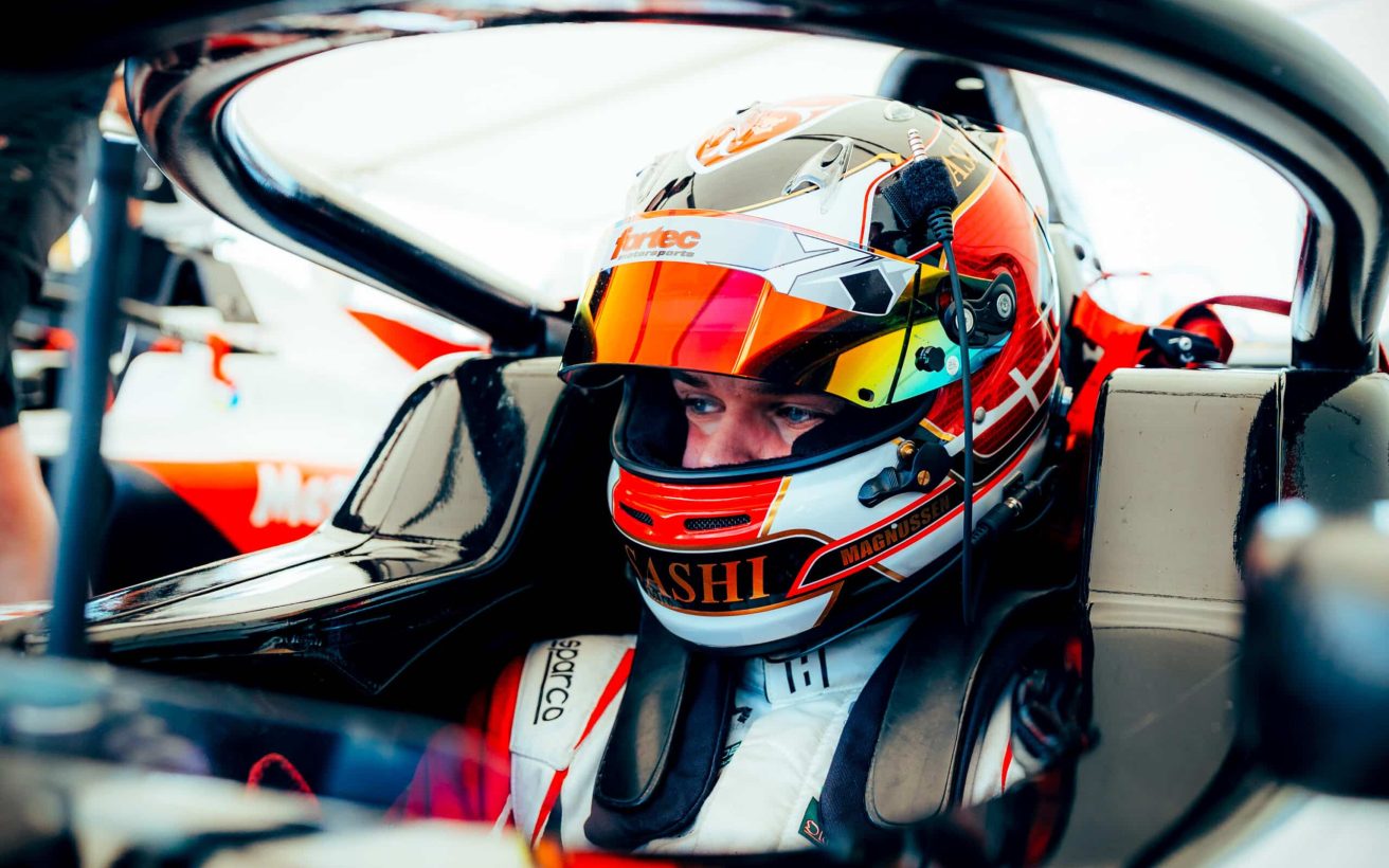 2025 04 luca magnussen gb4 r2 silverstone 9