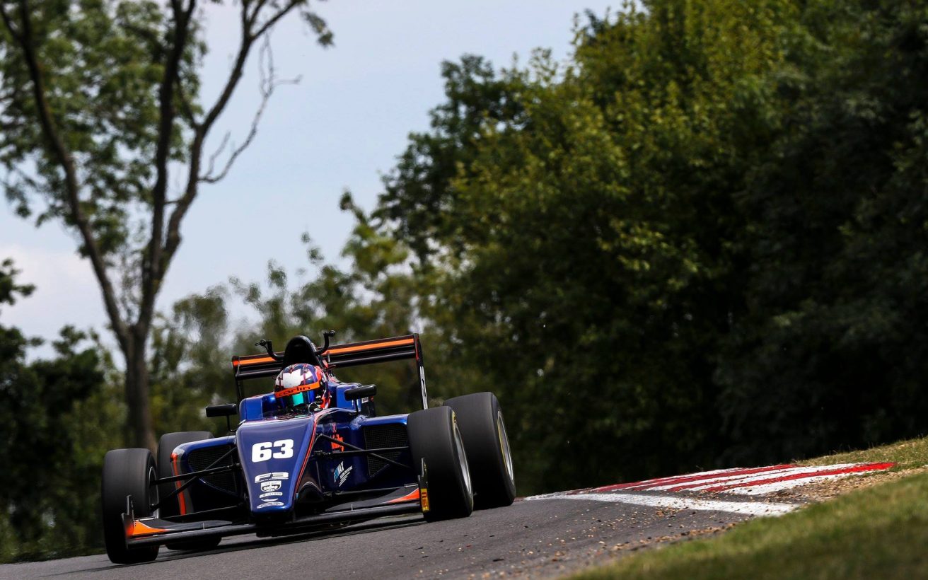Nicolai Kjærgaard og Carlin Motorsport tog sølvet hjem i British F3 i 2018. Nu går turen mod de europæiske baner i Euroformula Open. Foto: British F3