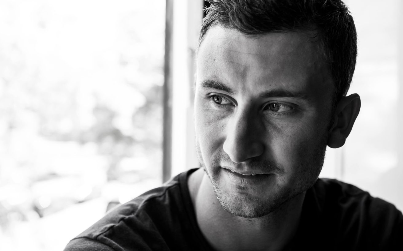 Thor Alexander Qualmann har i de senere år fået et solidt gennembrud med sit firma TAQ Design. Han står for alt fra logoer til komplette designs, når kørere og teams verden over skal have deres nye designs helt på plads. 
Foto: Jokum Tord Larsen