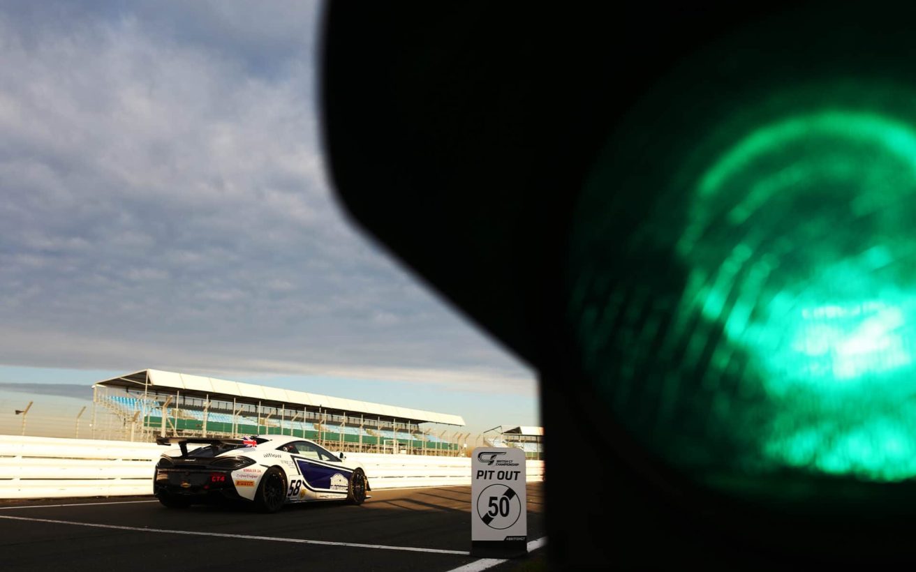 #58 Jordan Collard / Patrik Matthiesen -  HHC Motorsport McLaren 570S GT4