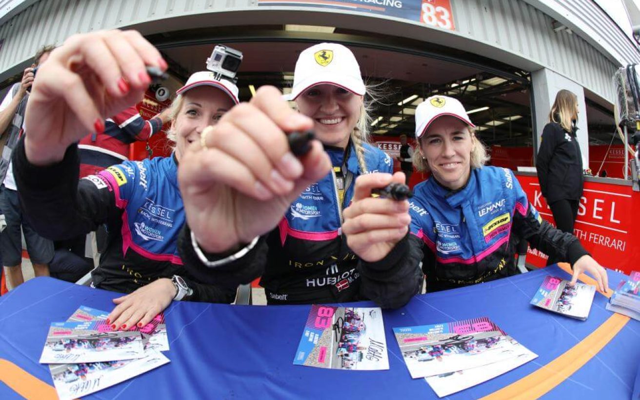 Michelle Gatting, Rahel Frey og Manuela Gostner er på en delt andenplads i den samlede stilling i GTE.