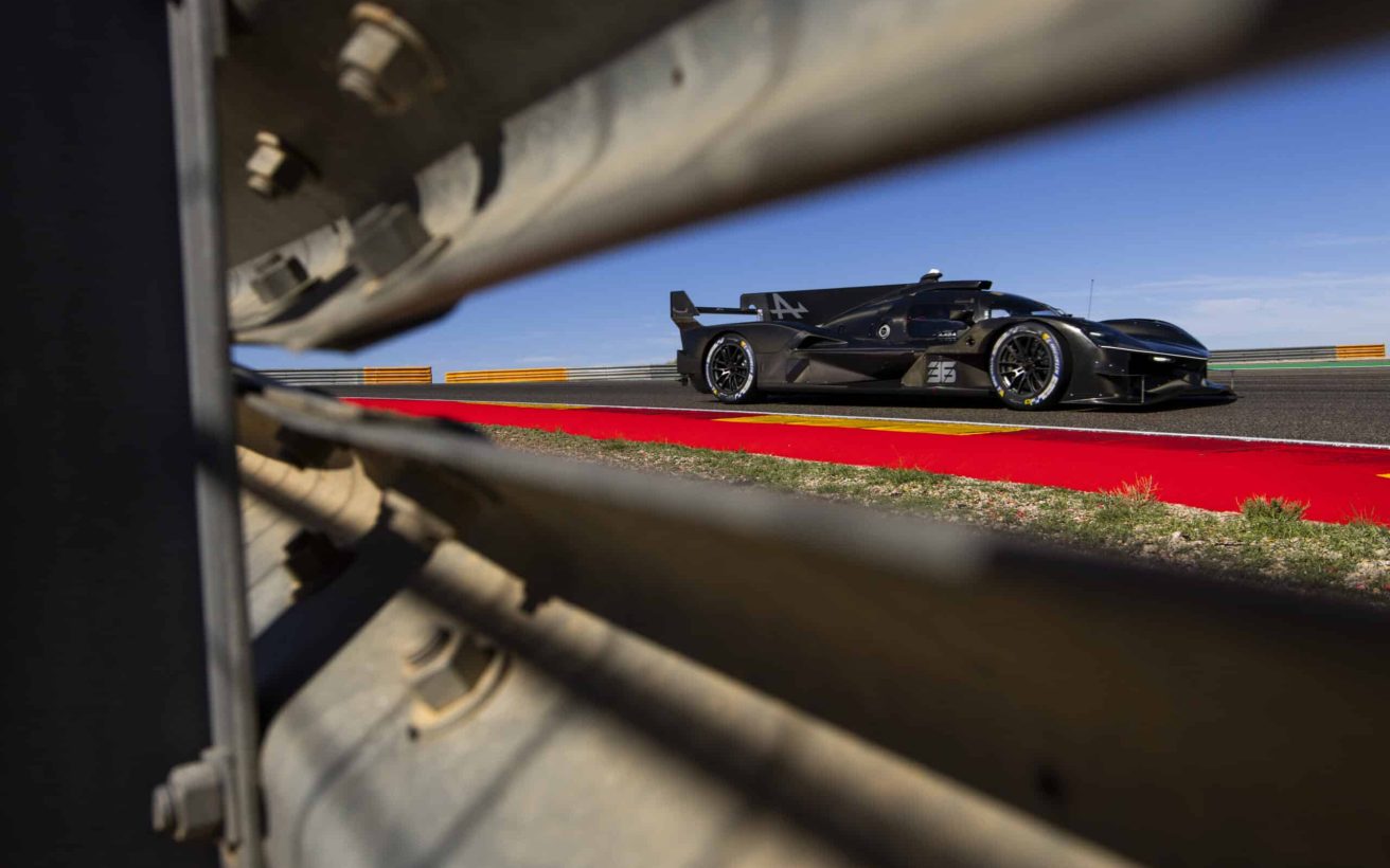 Alpine_A424_essais_sur_le_circuit_Motorland_a_Aragon_Espagne
