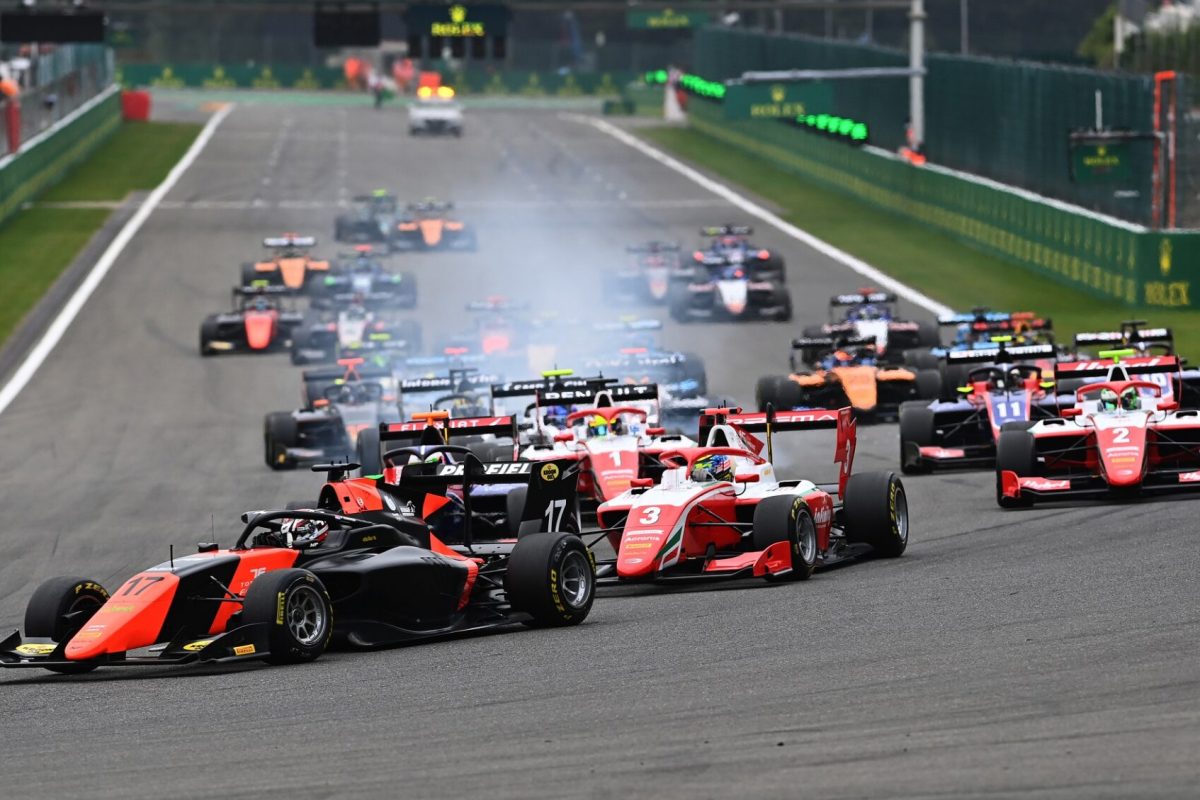 SPA, BELGIUM - AUGUST 30: Richard Verschoor of the Netherlands and MP Motorsport (17) leads the field into turn one at the start during race two of the Formula 3 Championship at Circuit de Spa-Francorchamps on August 30, 2020 in Spa, Belgium. (Photo by Clive Mason - Formula 1/Formula 1 via Getty Images)