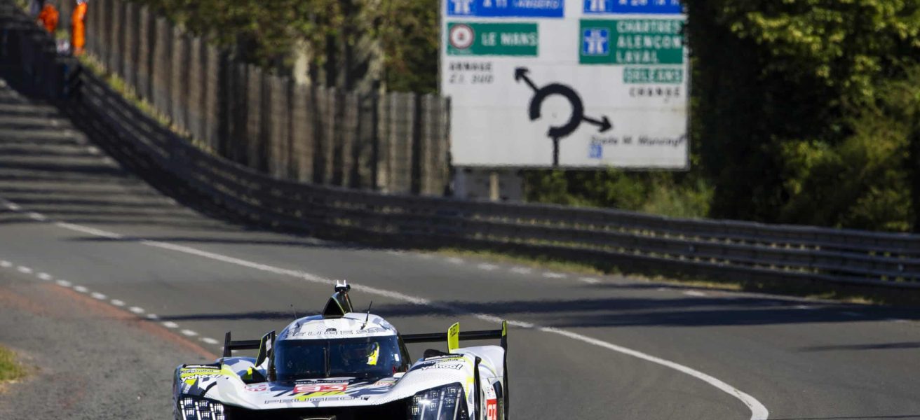93 VERGNE Jean-Eric (fra), JENSEN Mikkel (dnk), MULLER Nico (swi), Peugeot TotalEnergies, Peugeot 9x8 #93, Hypercar, FIA WEC, action during the Free Practice 1 - Test Day of the 2024 24 Hours of Le Mans, 4th round of the 2024 FIA World Endurance Championship, on the Circuit des 24 Heures du Mans, on June 9, 2024 in Le Mans, France - Photo Julien Delfosse / DPPI