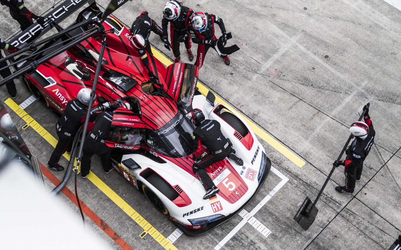05 CAMPBELL Matt (aus), CHRISTENSEN Michael (dnk), MAKOWIECKI Frédéric (fra), Porsche Penske Motorsport, Porsche 963 #05, Hypercar, pitstop, arrêt aux stands during the 2024 6 Hours of Fuji, 7th round of the 2024 FIA World Endurance Championship, from September 13 to 15, 2024 on the Fuji Speedway in Oyama, Shizuoka, Japan - Photo Charly Lopez / DPPI