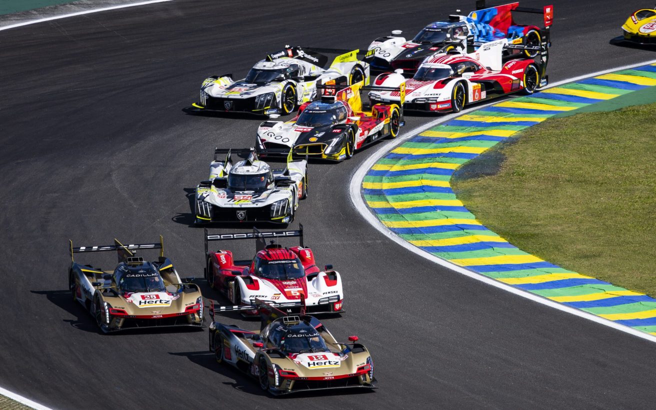 Start of the race, 12 LYNN Alex (gbr), NATO Norman (fra), STEVENS Will (gbr), Cadillac Hertz Team Jota, Cadillac V-Series.R #12, Hypercar, action during the Rolex 6 Hours of Sao Paulo 2025, 5th round of the 2025 FIA World Endurance Championship, from July 11 to 13, 2025 on the Interlagos Circuit in Sao Paulo, Brazil - Photo Julien Delfosse / DPPI
