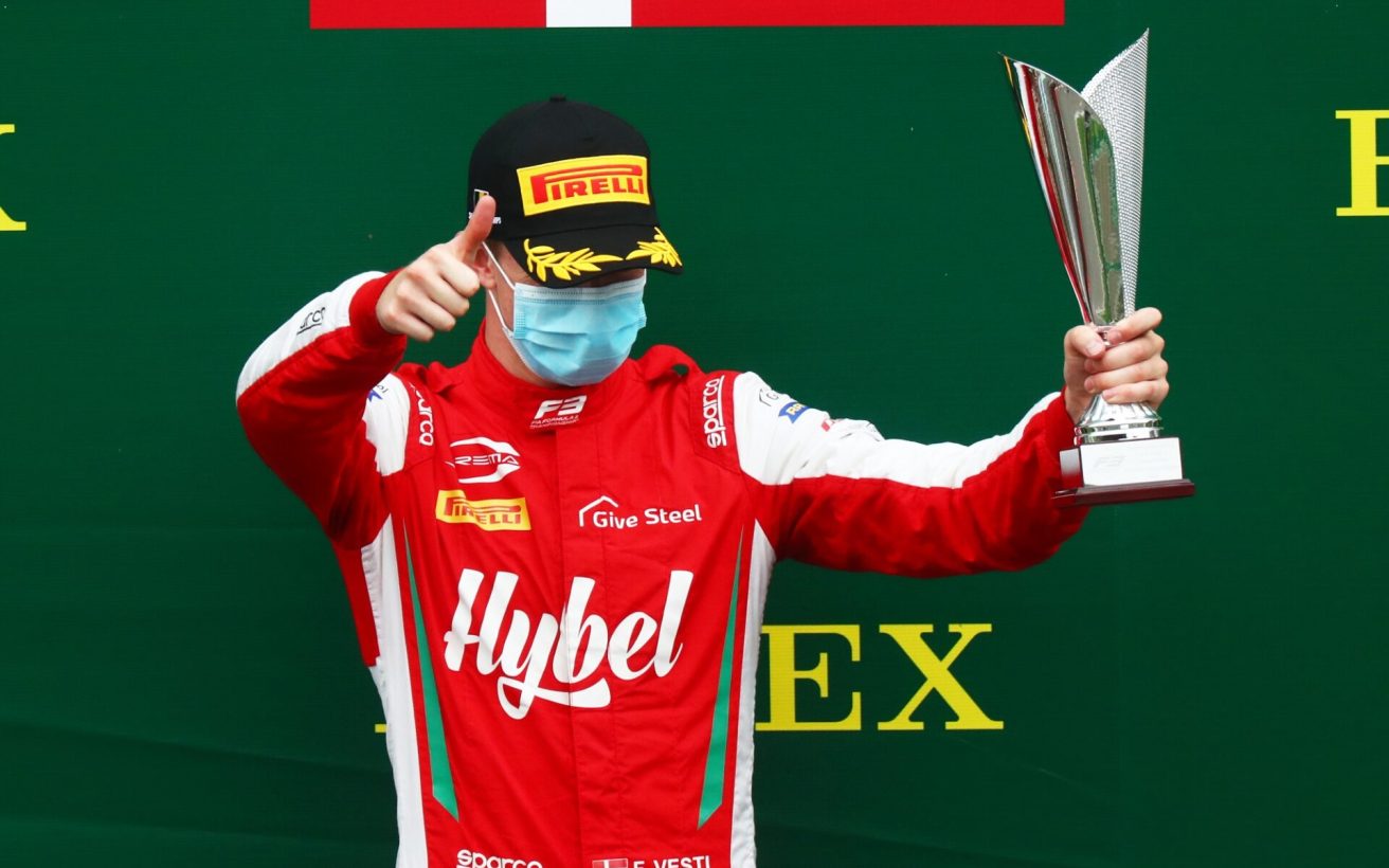 Andenpladsen betyder, at Vesti holder fast i sjettepladsen samlet. Foto: Dan Istitene - FIA Formula 3