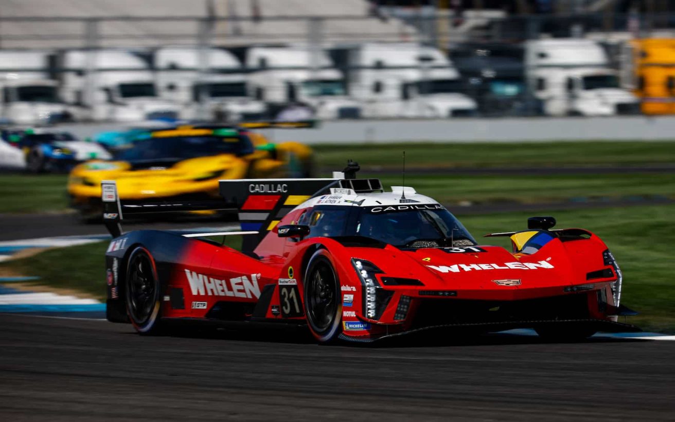 #31: Cadillac Whelen, Cadillac V-Series.R, GTP: Jack Aitken, Earl Bamber, Frederik Vesti. Foto: IMSA / Jake Galstad