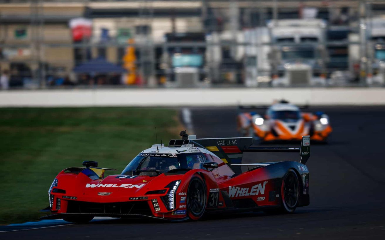 #31: Cadillac Whelen, Cadillac V-Series.R, GTP: Jack Aitken, Earl Bamber, Frederik Vesti. Foto: IMSA / Jake Galstad