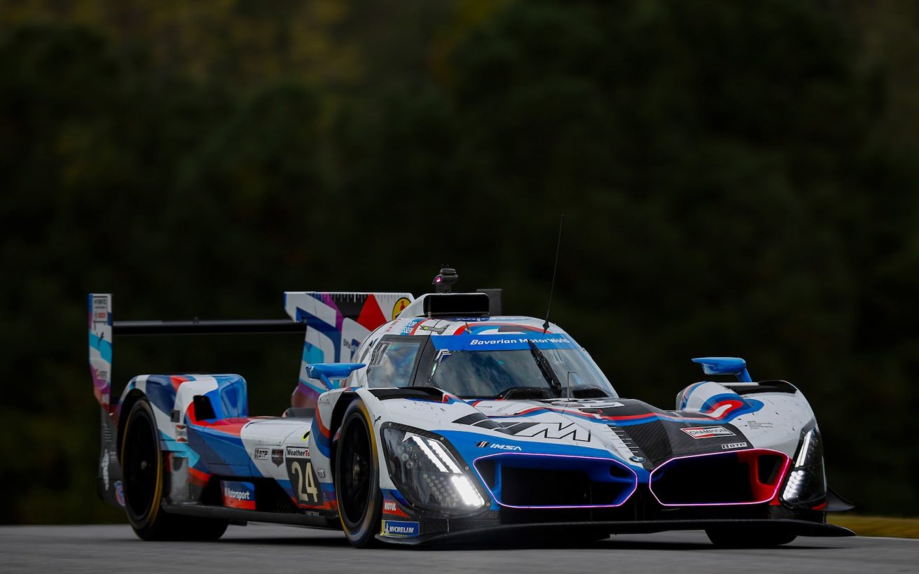 #24: BMW M Team RLL, BMW M Hybrid V8, GTP: Philipp Eng, Dries Vanthoor, Kevin Magnussen. Foto: IMSA / Jake Galstad