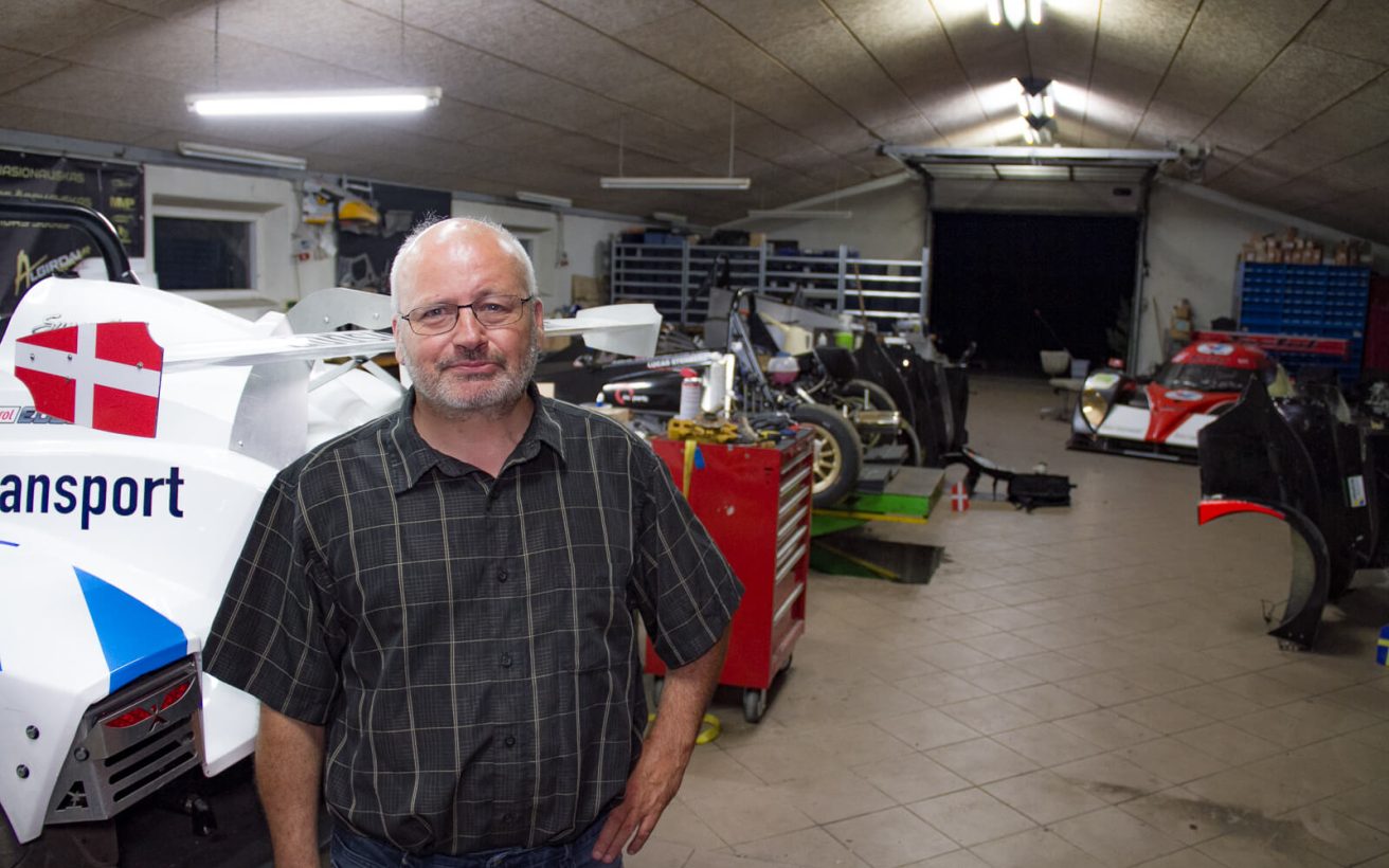 Dan Suenson har været i snart sagt alle facetter af motorsporten. Fra mekaniker til kører, til iværksætter, bilbygger og universitetsunderviser. Foto: Kim Gripping