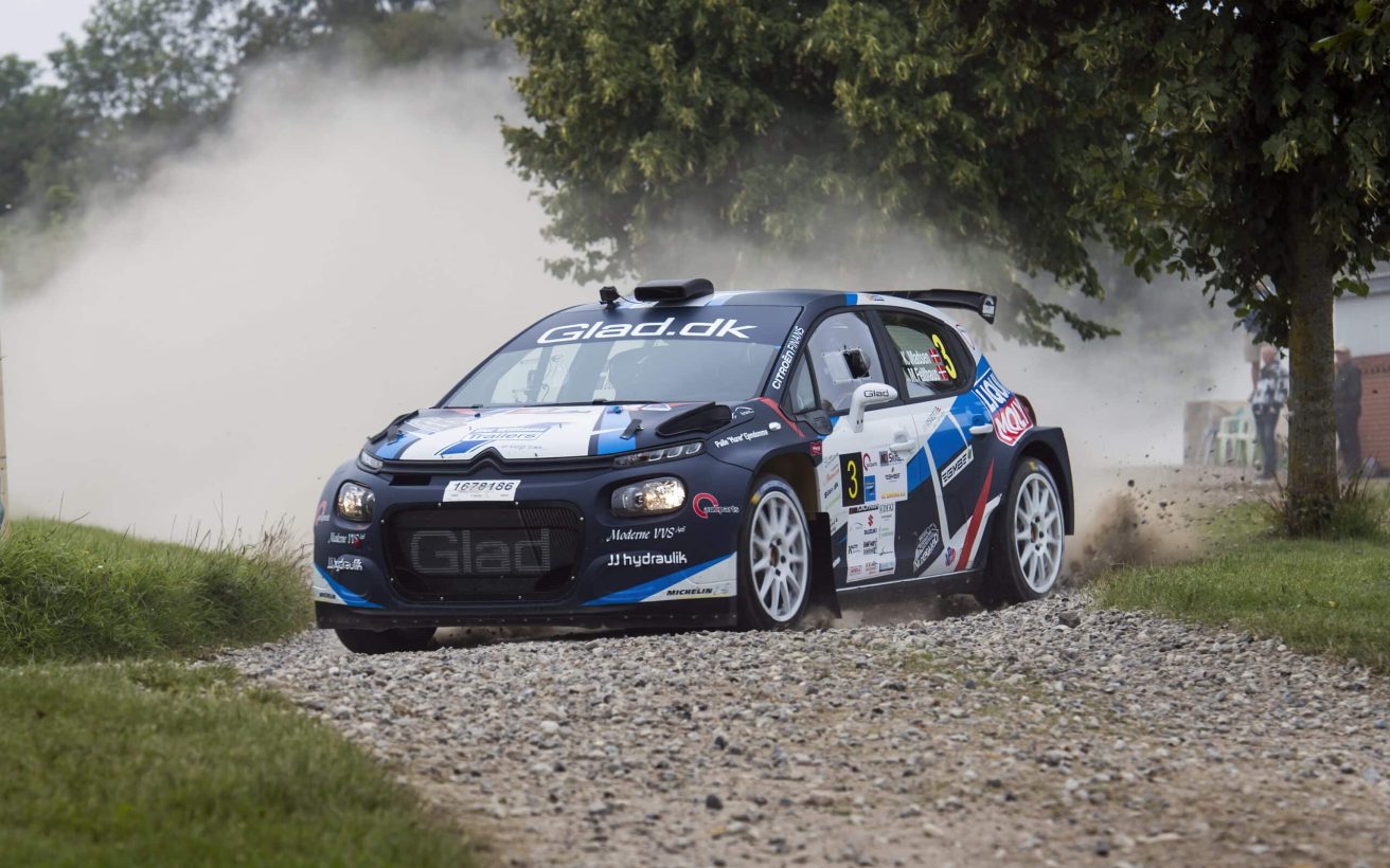 Kenneth-Madsen-og-Mette-Felthaus-tog-den-samlede-sejr-i-Rally-Jylland-foto-Jokum-Tord-Larsen.jpg