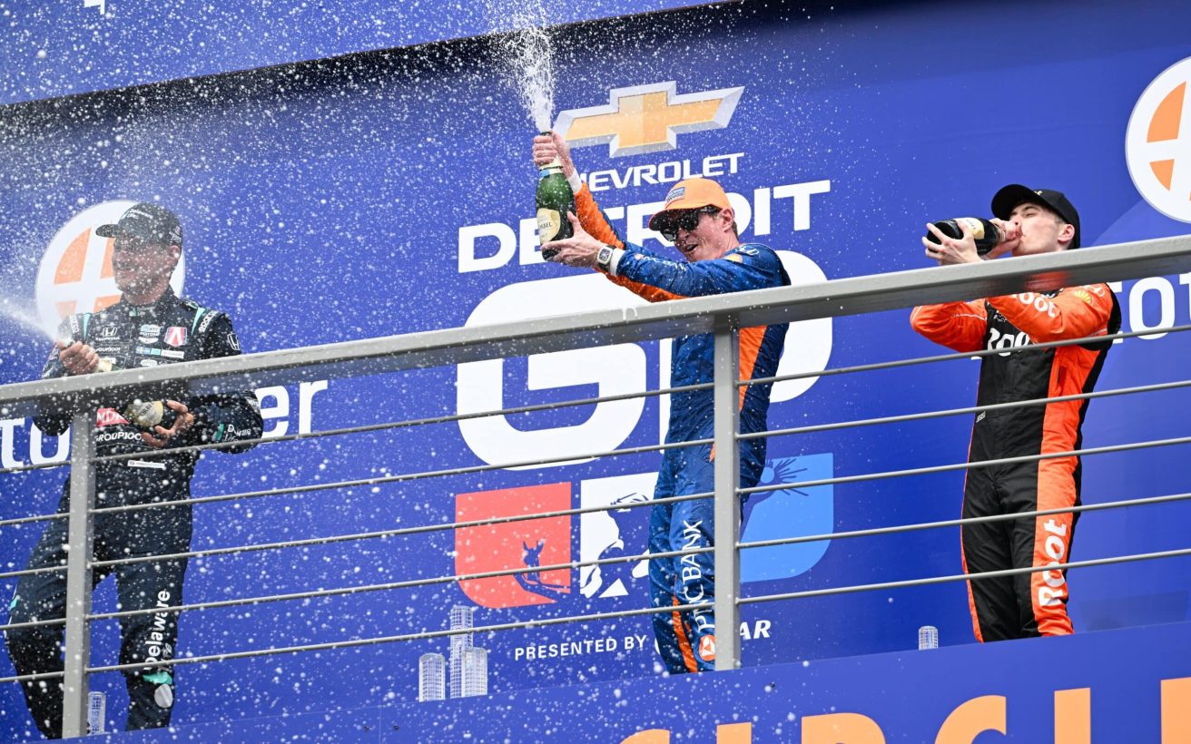 MarcusEricsson_ScottDixonandMarcusArmstrong-ChevroletDetroitGrandPrix-By_JamesBlack_LargeImageWithoutWatermark_m108450