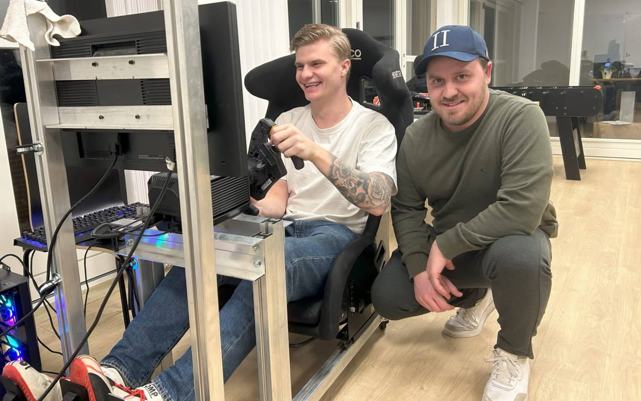 Mark-Bossen-t.v.-og-Frederik-Nymark-er-gaaet-i-gang-med-forberedelserne-til-saesonen-foto-Nymark-Racing.jpg