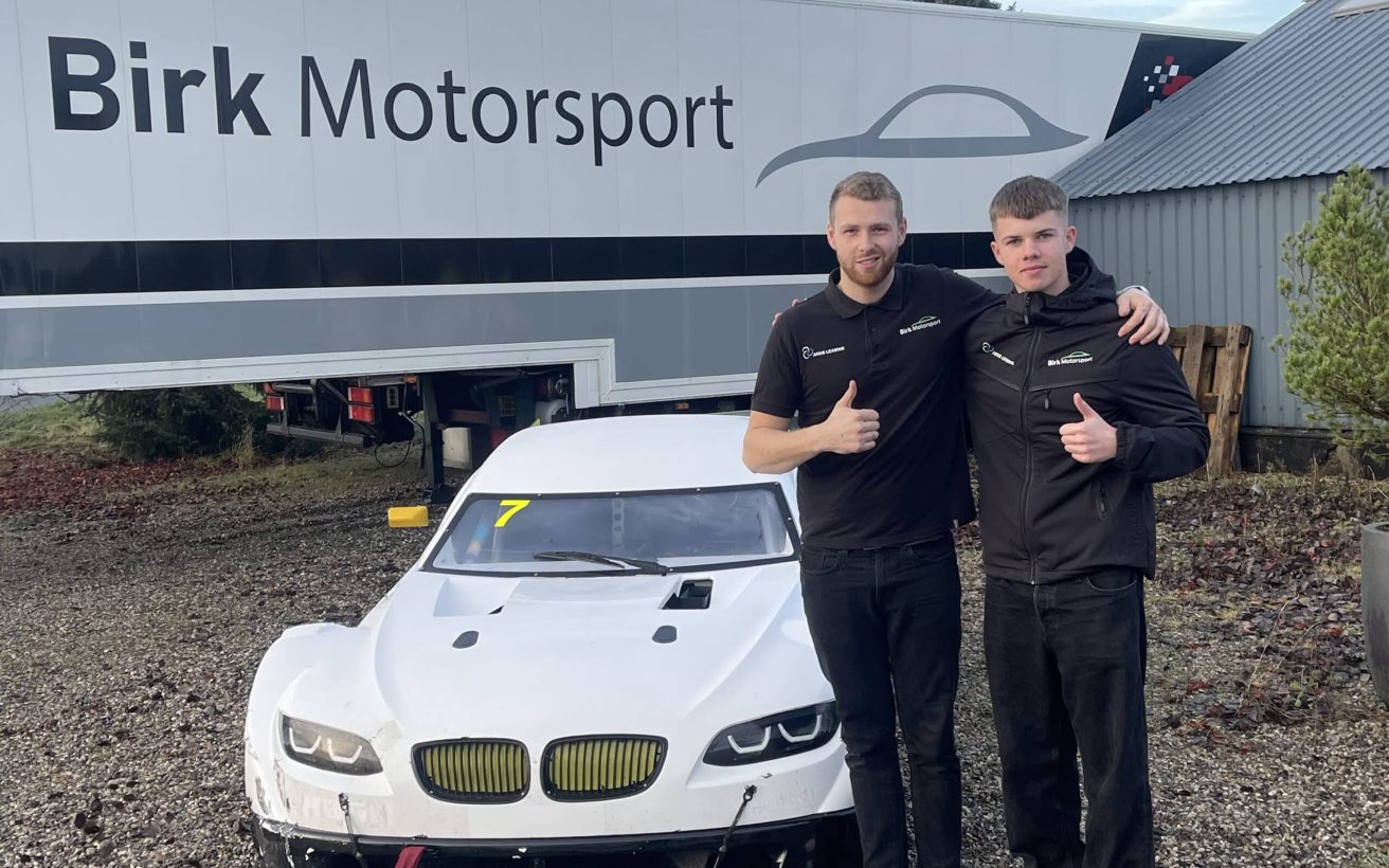 Mathias-Chrone-t.h.-skal-koere-for-Mads-Birks-Birk-Motorsport-i-2025-foto-Flemming-Chrone.jpg