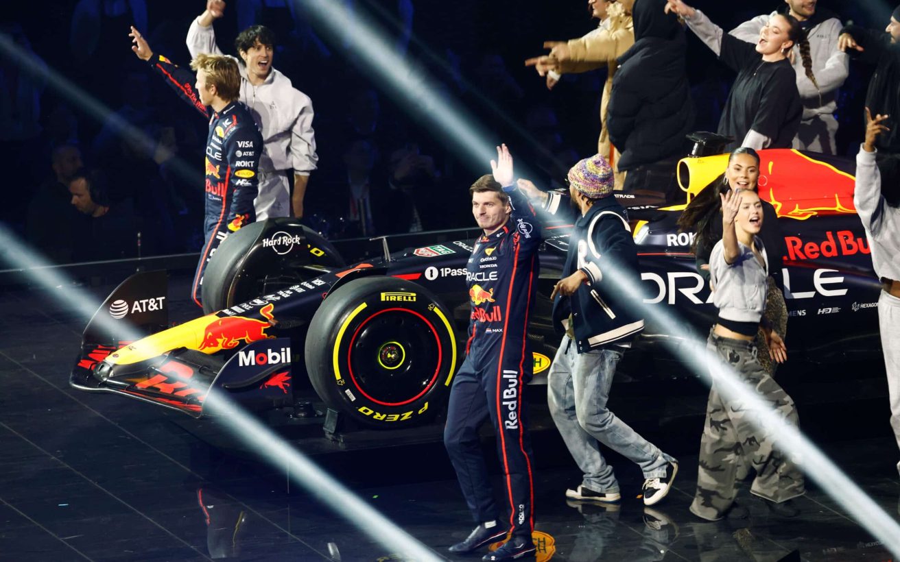 LONDON, ENGLAND - FEBRUARY 18: Liam Lawson of New Zealand and Oracle Red Bull Racing and Max Verstappen of the Netherlands and Oracle Red Bull Racing wave to the crowd during F1 75 Live at The O2 Arena on February 18, 2025 in London, England. (Photo by Zak Mauger/Getty Images) // Getty Images / Red Bull Content Pool // SI202502180843 // Usage for editorial use only //