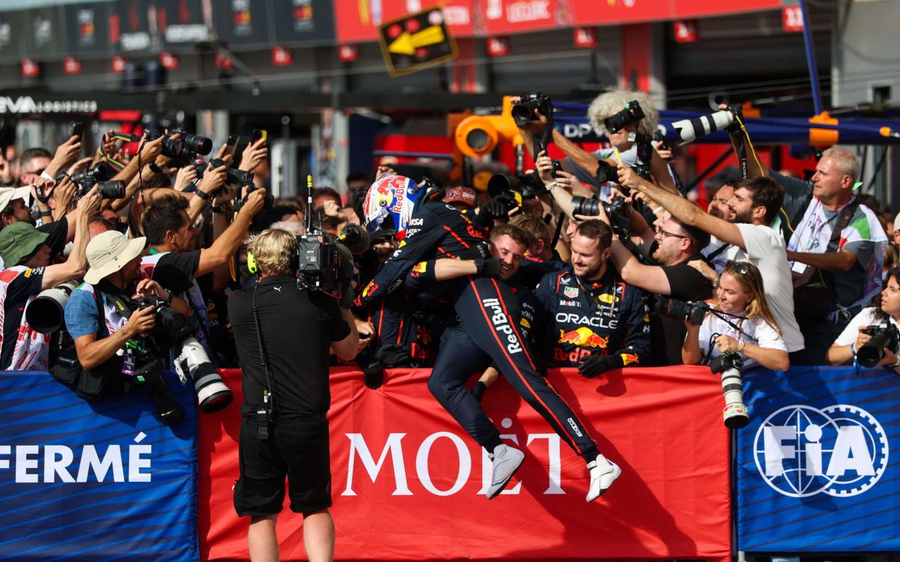 MONZA, ITALY - SEPTEMBER 07: Race winner Max Verstappen of the Netherlands and Oracle Red Bull Racing celebrates with his team in parc ferme during the F1 Grand Prix of Italy at Autodromo Nazionale Monza on September 07, 2025 in Monza, Italy. (Photo by Steven Tee/LAT Images) // Getty Images / Red Bull Content Pool // SI202509070943 // Usage for editorial use only //