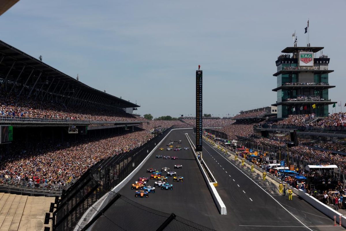 Start of the 106th Indianapolis 500 - By_ Travis Hinkle_Ref Image Without Watermark_m60081