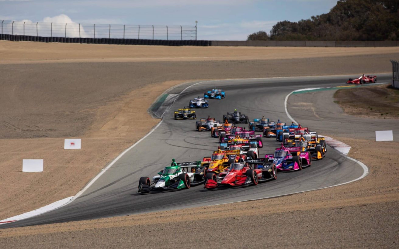 StartoftheFirestoneGrandPrixofMonterey-By_TravisHinkle_LargeImageWithoutWatermark_m70937