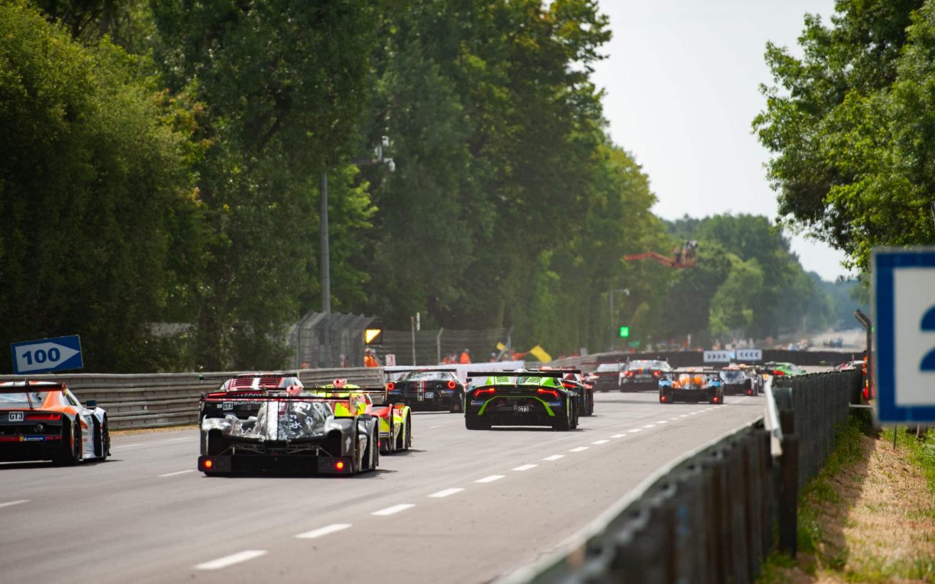 Traffic - Michelin Road to Le Mans - Circuit de la Sarthe - Le Mans - France -