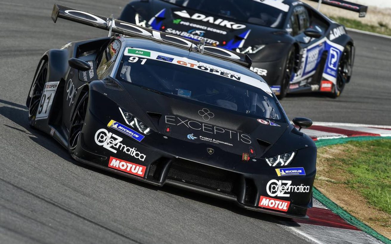 Dennis Lind satte torsdag eftermiddag dansk tid pole position i A6-Am-klassen til Dubai 24H. Target Racing-Lamborghinien, som Lind er med i, starter nummer fem generelt. Foto: Target Racing