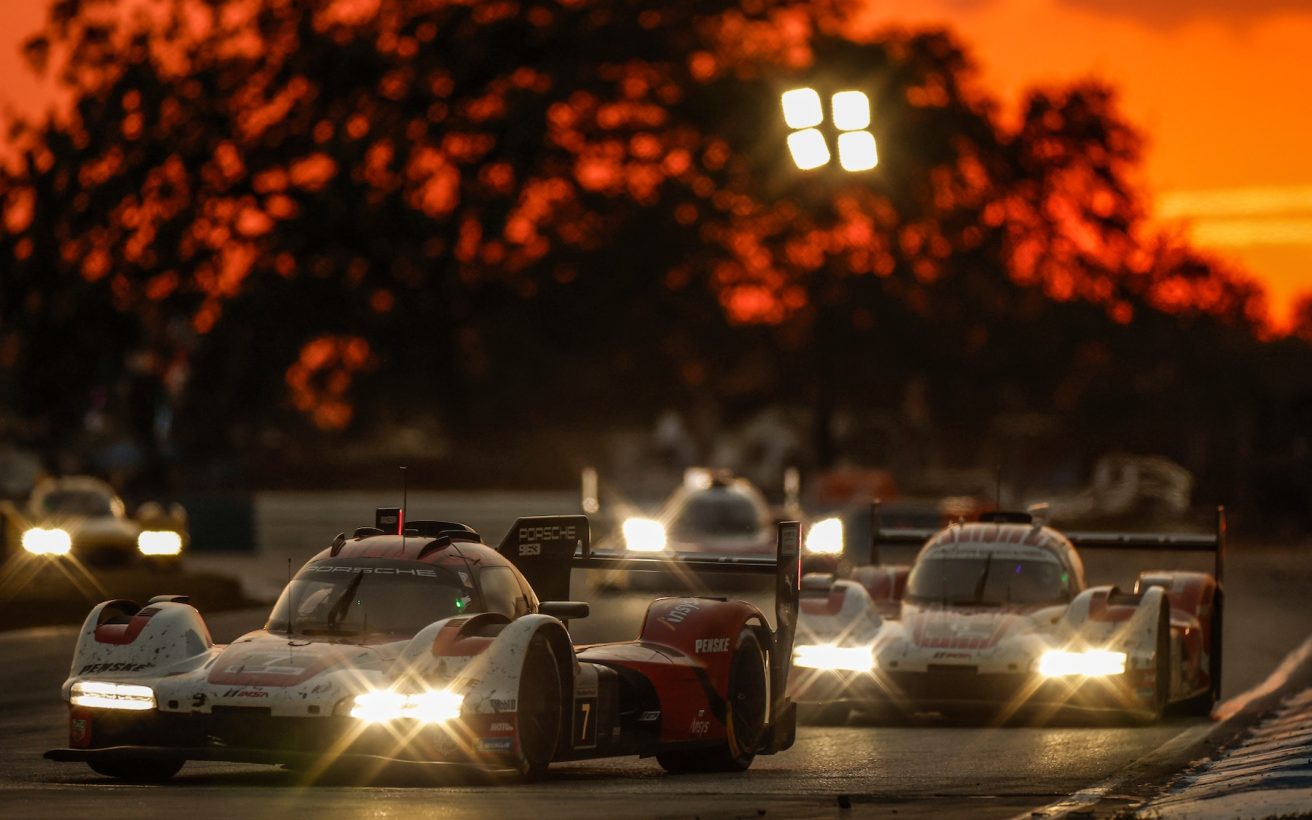 #7: Porsche Penske Motorsports, Porsche 963, GTP: Felipe Nasr, Nick Tandy, Laurens Vanthoor, #6: Porsche Penske Motorsports, Porsche 963, GTP: Mathieu Jaminet, Matt Campbell, Matt Campbell. Foto: IMSA/Michael L. Levitt