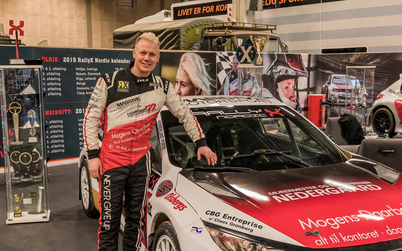 Ulrik Linnemann præsterede motorsportens flotteste messestand - som var ganske velbesøgt. Foto: Photo-Graphic